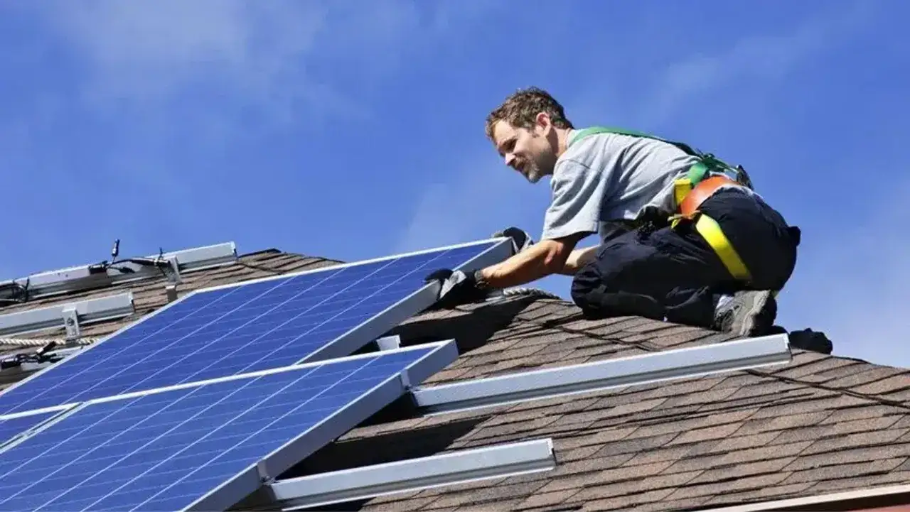 Orientamento pannelli fotovoltaici - come scegliere il tetto giusto